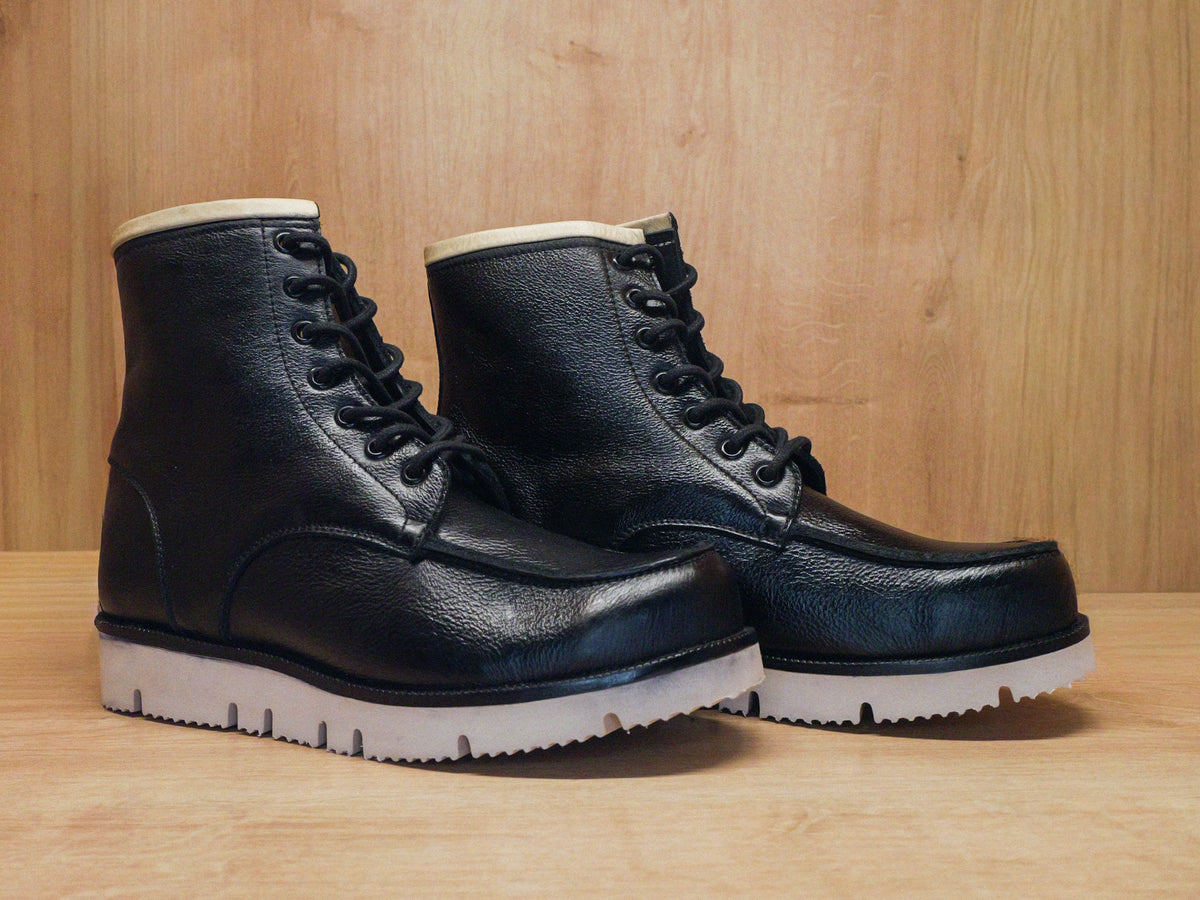 Botin negro en cuero