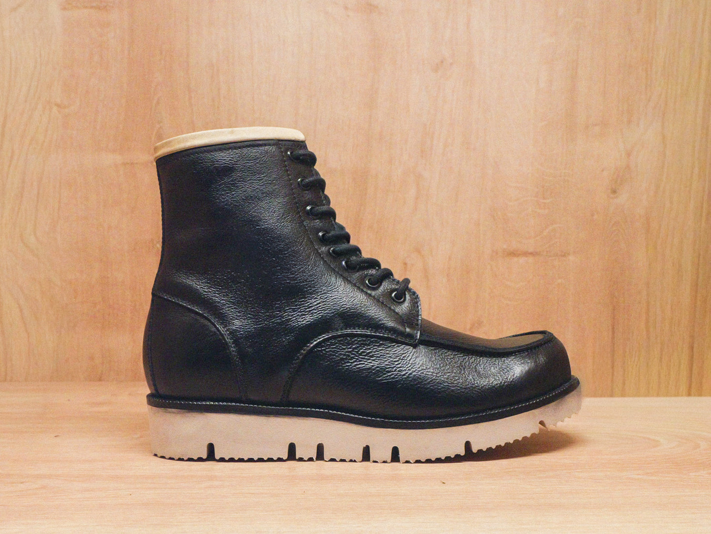 Botin negro en cuero